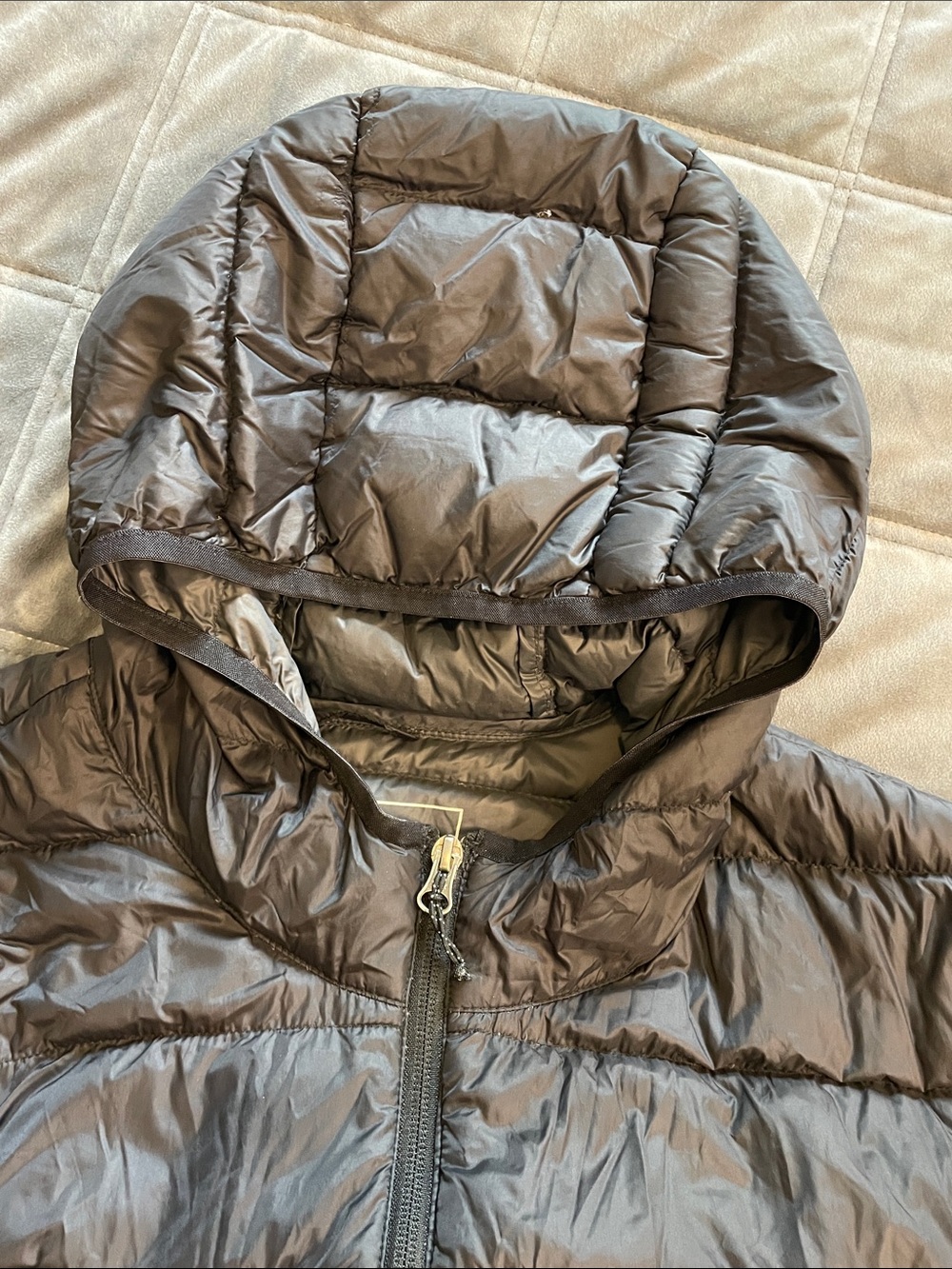 Eddie Bauer Men’s Black Quilted Packable Hooded Puffer - Picture 12 of 13